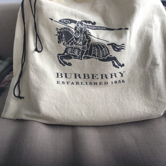 Classic Burberry shoulder bag - Picture 2 of 5